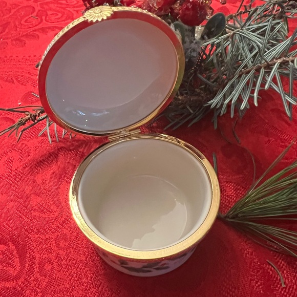 Lenox Holiday Round Trinket Box - Picture 2 of 4